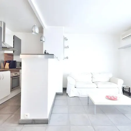 Apartament D'une Avec Terrasse Amenagee Et Wifi A A 2 Km De La *
