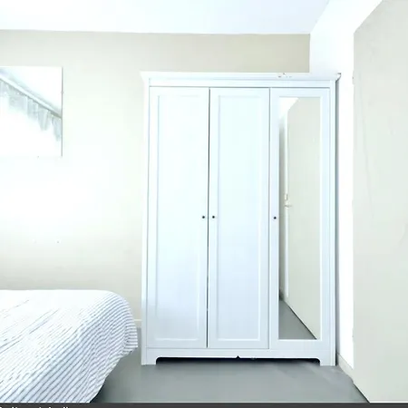 Apartament D'une Avec Terrasse Amenagee Et Wifi A A 2 Km De La Antibes