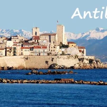 D'une Avec Terrasse Amenagee Et Wifi A A 2 Km De La * Antibes